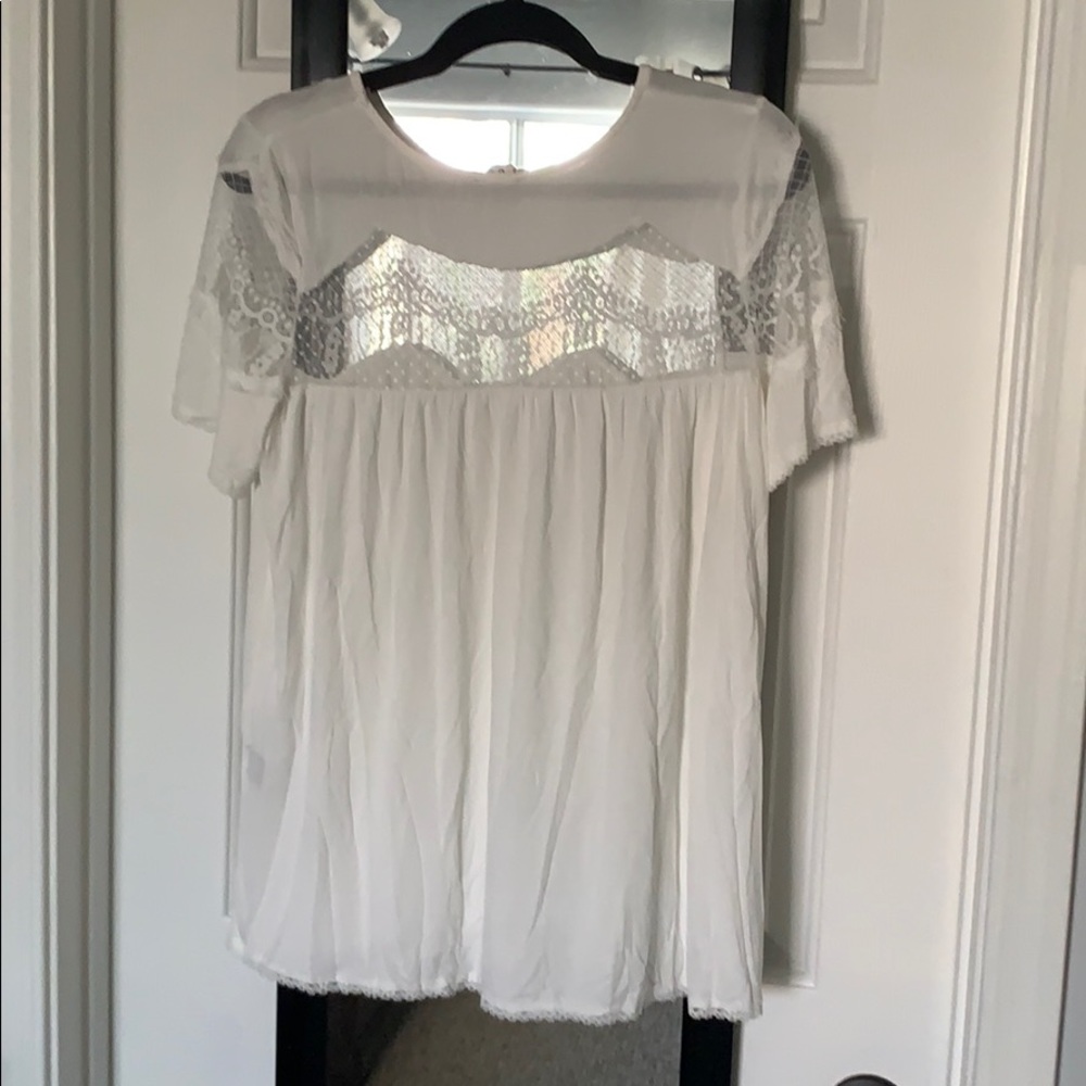NWOT Vici White Lace Top - Picture 2 of 2